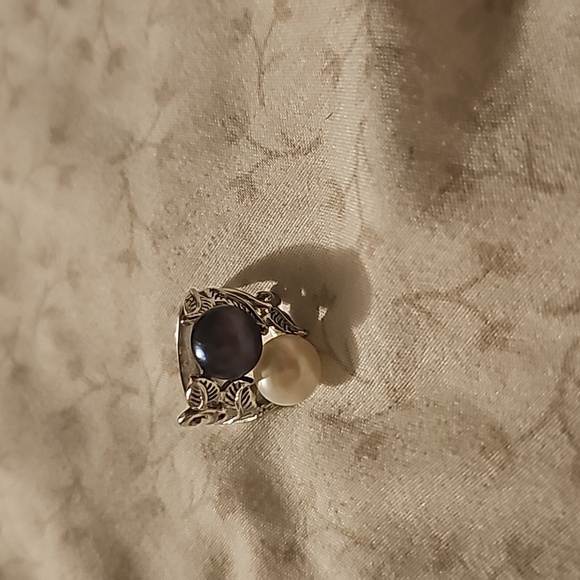 Sterling and pearl ring - Picture 3 of 3